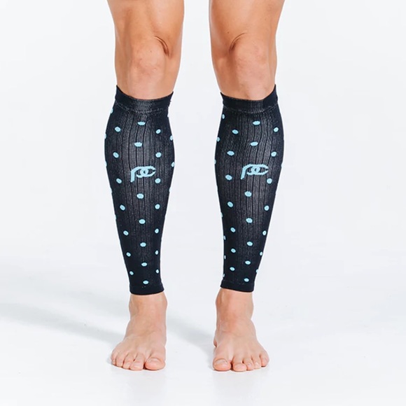 Pro Compression Accessories - NWT Pro compression navy and light blue dot Performance socks and sleeves L XL